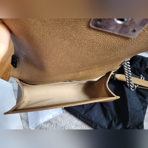 Chanel Old Medium Boy - Picture 11 of 12